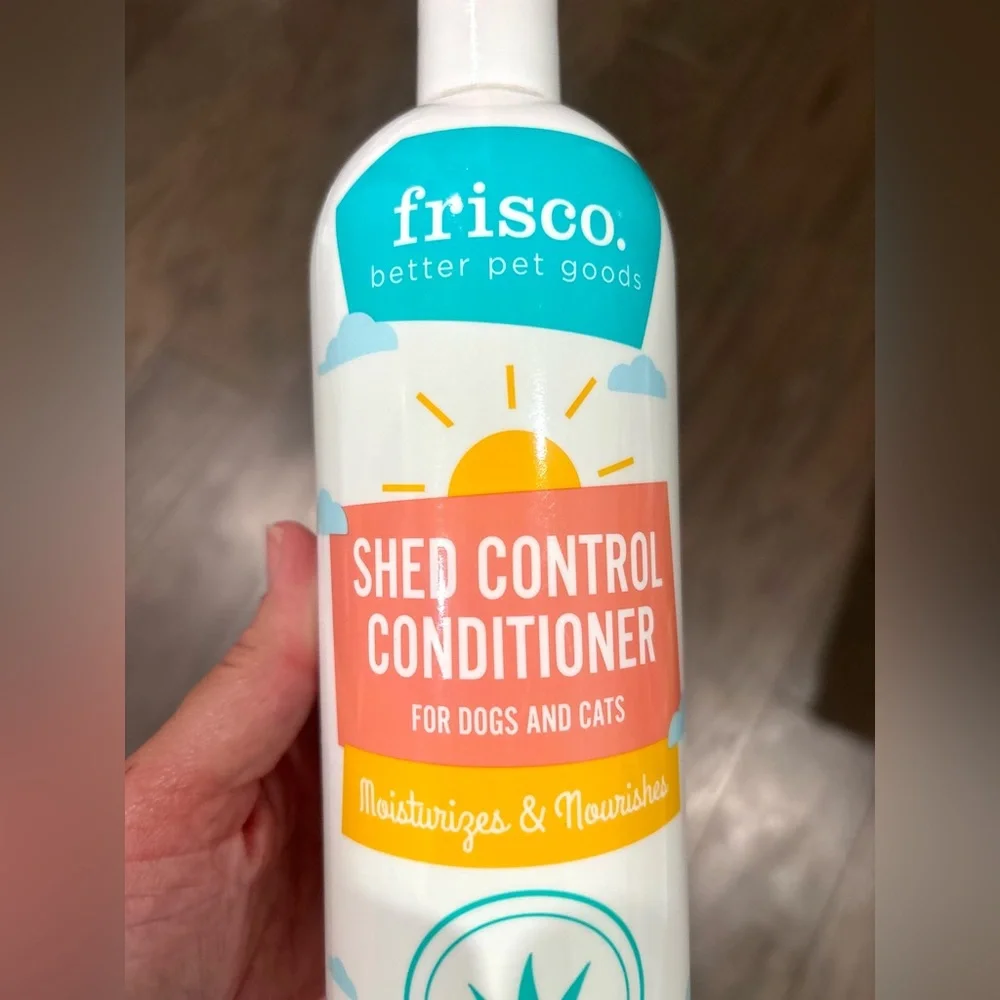 Frisco Dog & Cat Pet Shed Control Shampoo W/ Aloe Vera Sweet Nectar Scent 20 Oz